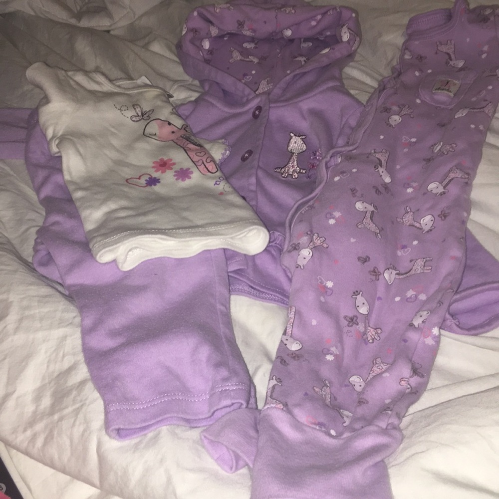 Absorba 12 mo giraffe outfit set and pajamas 3/$10